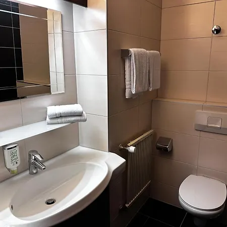 City Hotel