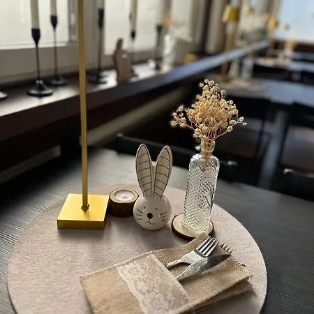 City Hotel 3* 라어