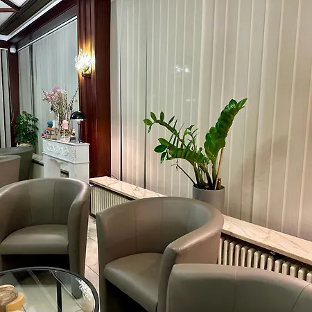 拉尔城市酒店 酒店