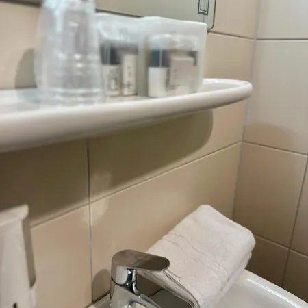 City Hotel ホテル 3*