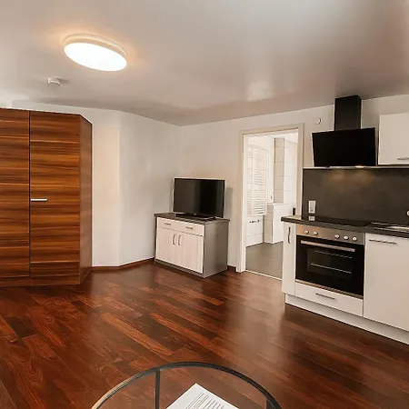 호텔 City Hotel 라어