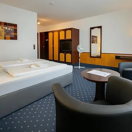 City Hotel 호텔 라어