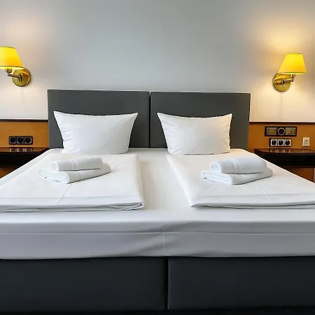 호텔 City Hotel 라어