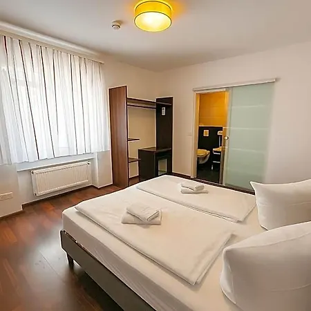 City Hotel