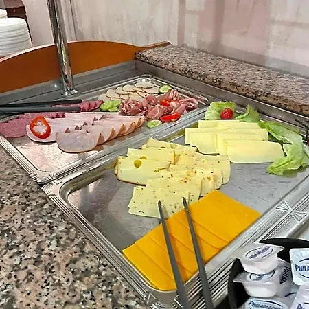 City Hotel 3*